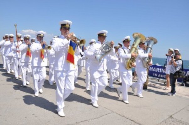Fanfara militară va răsuna pe scena din faţa Cazinoului din Mamaia
